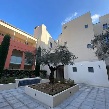 Avec Terrasse